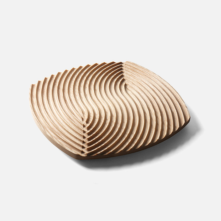 Carved wood trivet tray: Ash wood, L 27.5 x 27.5 cm